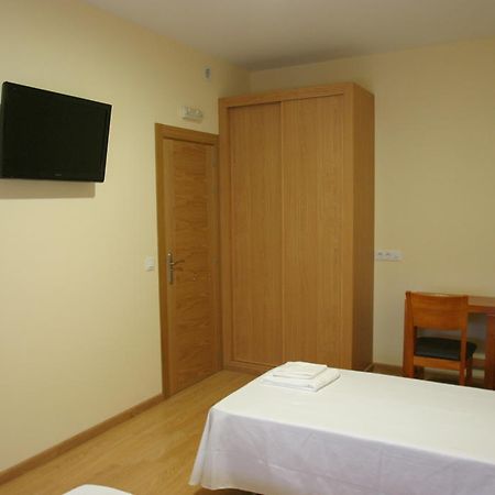 Albergue La Encina ออสปิตาล เด ออร์บีโก ห้อง รูปภาพ