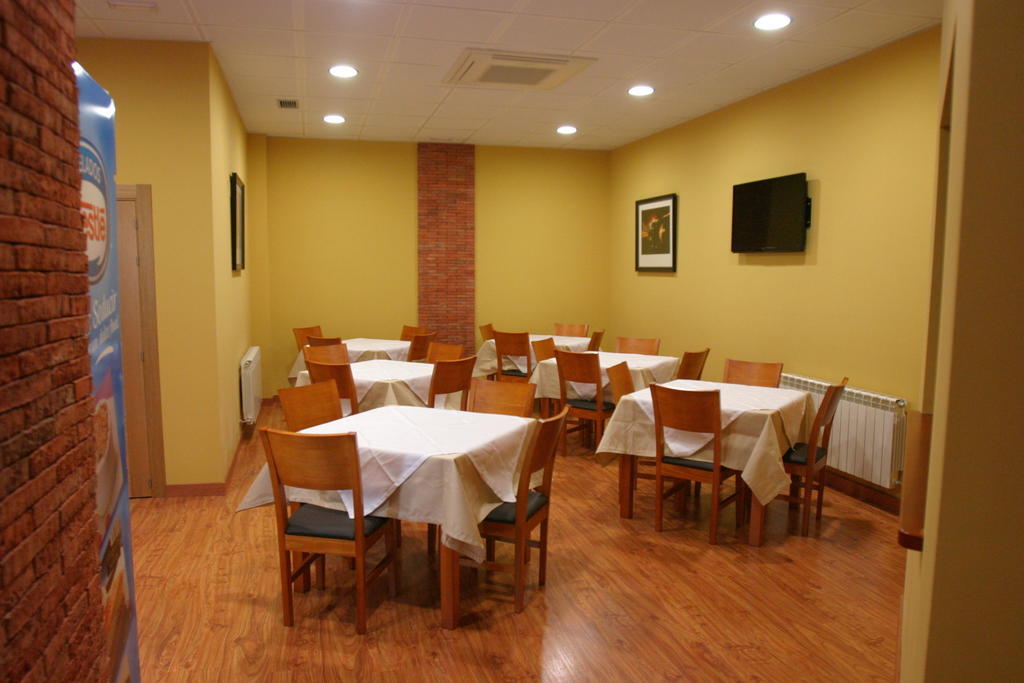 Albergue La Encina ออสปิตาล เด ออร์บีโก ภายนอก รูปภาพ
