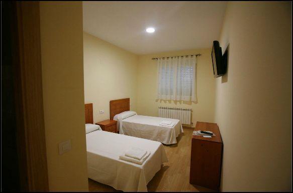 Albergue La Encina ออสปิตาล เด ออร์บีโก ห้อง รูปภาพ